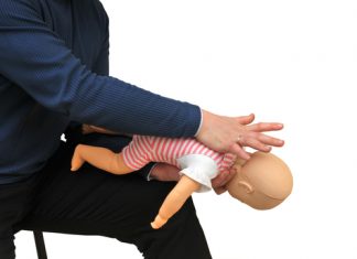 Bebeğinizin Boğazına Birşey Kaçarsa Bebeğinizin Boğazına Birşey Kaçarsa