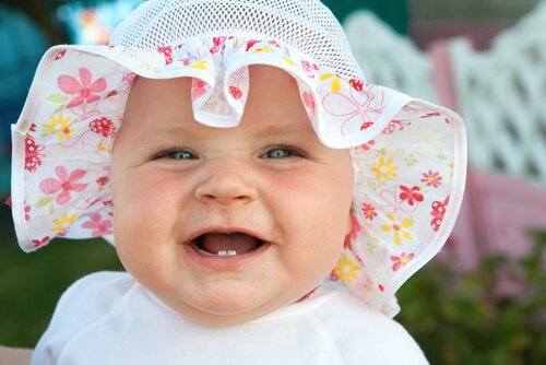 Bebeklerde Diş Çıkarma Dönemi Bebeklerde Diş Çıkarma Dönemi